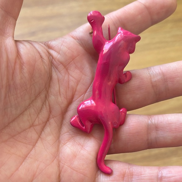 Pink Leopard Brooch - Picture 2 of 8